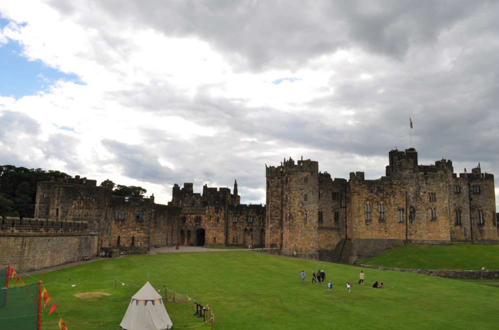 Alnwick Castle, a lovely place to spend the day, near to Joellen Cottage