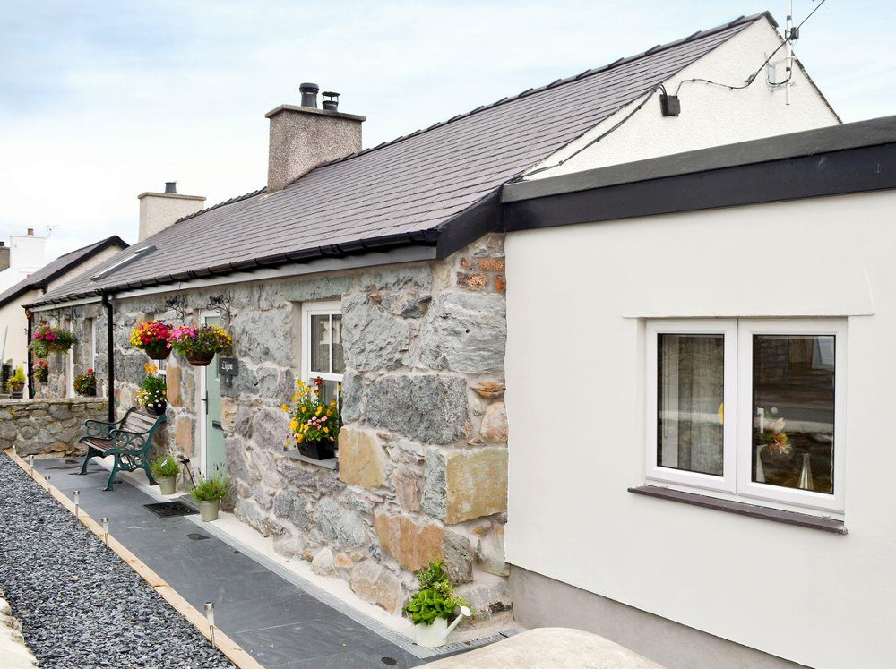 Llifon in Bethesda Bach, Caernarfon